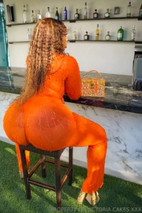 Worship this fat ass part 1