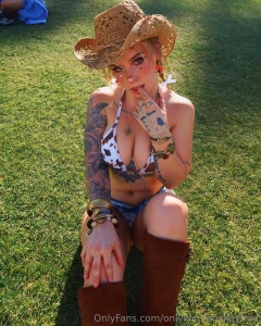 Wanna ride cowboy giddy up