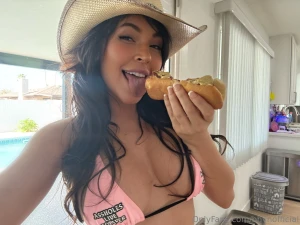 Hot dog for breakfast yes please part 2