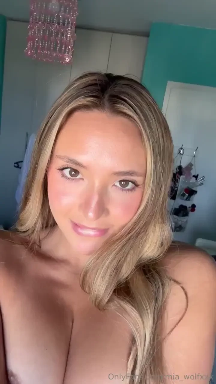 My thicck bestie is a dirty slut with a naughty mouth she s online now part 3 