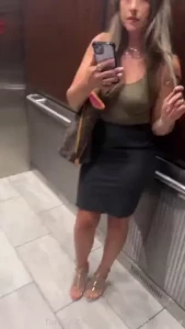Pov we met in the elevator elevator officewear highheels pencilskirt