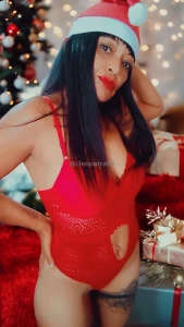 Is christmas time beautiful or am i