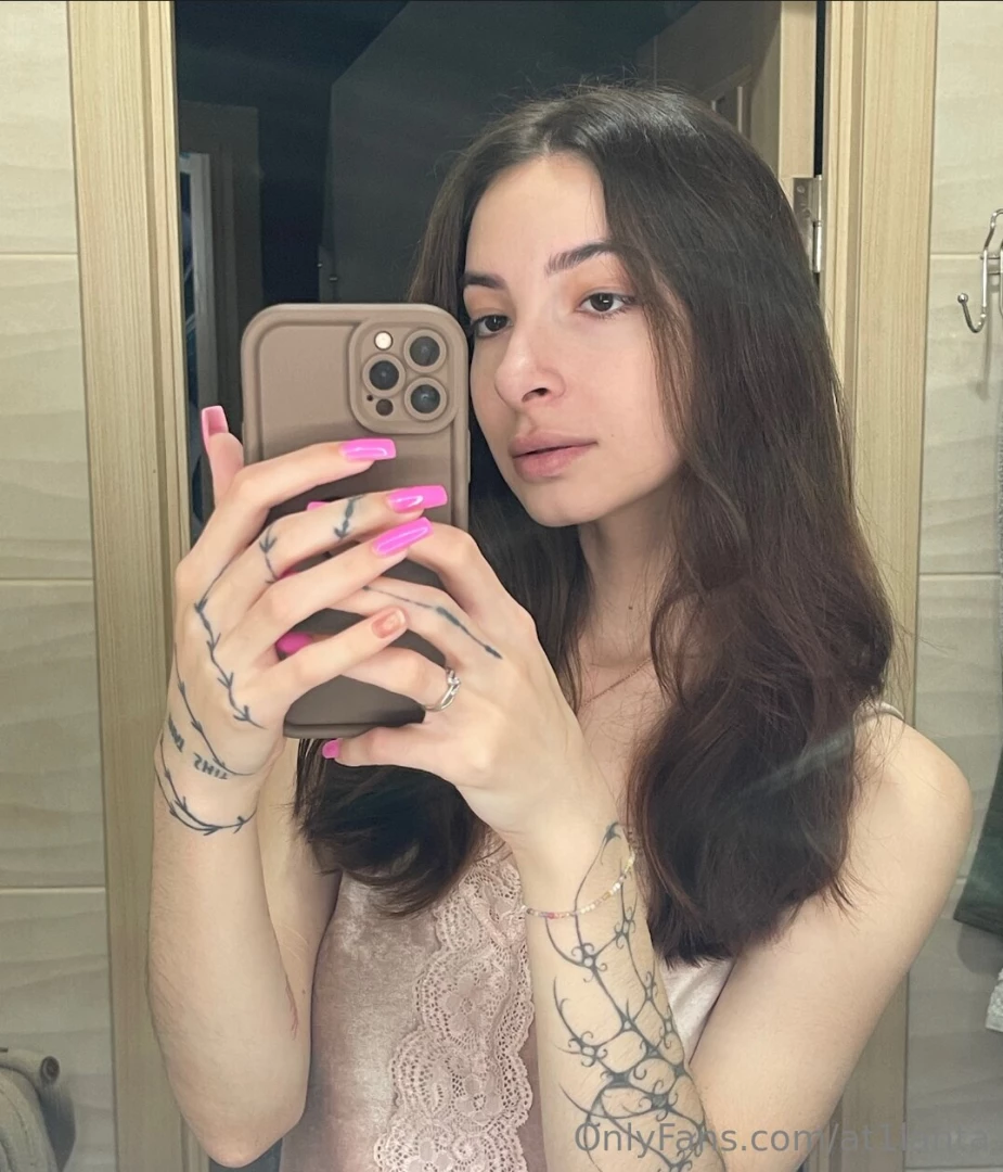 Fresh college cutie virginia_doll wants to show daddy how wet she is part 93 