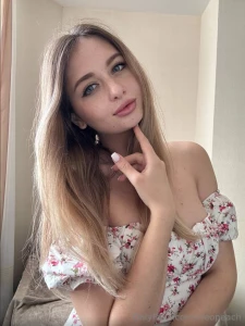 Hot teacher this sexy girl eleon0ra doesn t mind rocking out with her part 88