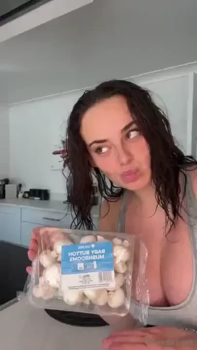 Can i cook you dinner then give you something sweet for desert 