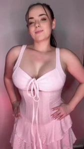 Which outfit do you prefer part 7
