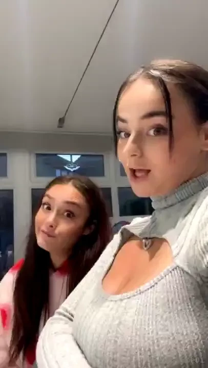 Girl on girl live show featuring charlie starts in one hour full 