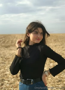 Cute girl elvira_shake loves to play with her tight red pussy after part 85