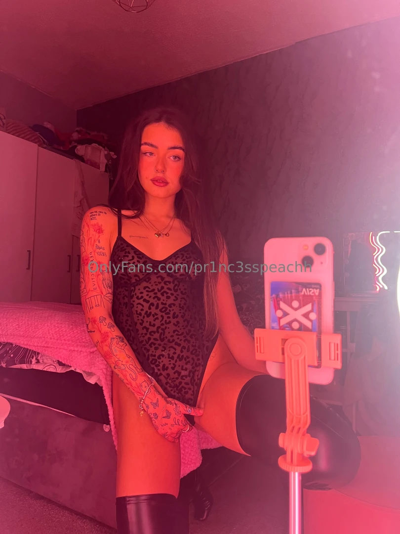 Wanna see the pussy pics in this set part 1 