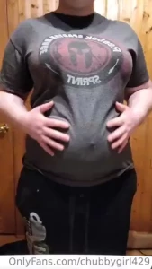 The aftermath of a huge dinner i had a burger 2 bowls of pasta and a part 2