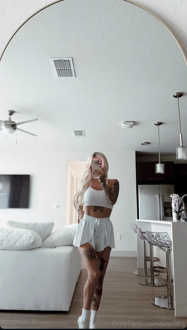 Mirror selfies are my favorite ones 