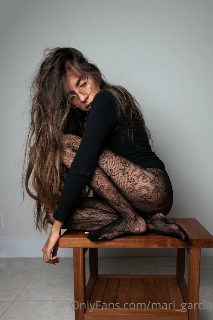 I know everything and all you know is to worship me part 1 