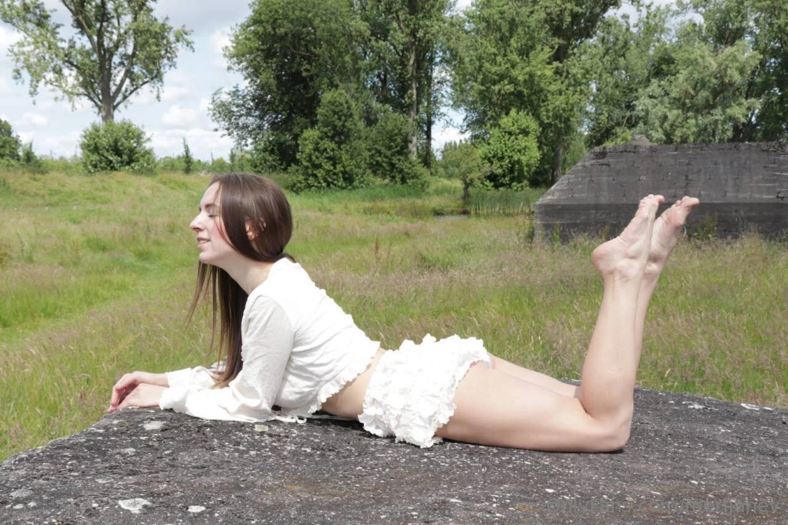 I recently had a picnic on a picturesque hill overlooking the city i 