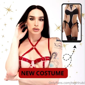 You like my sassy costumes i think this costume complete with