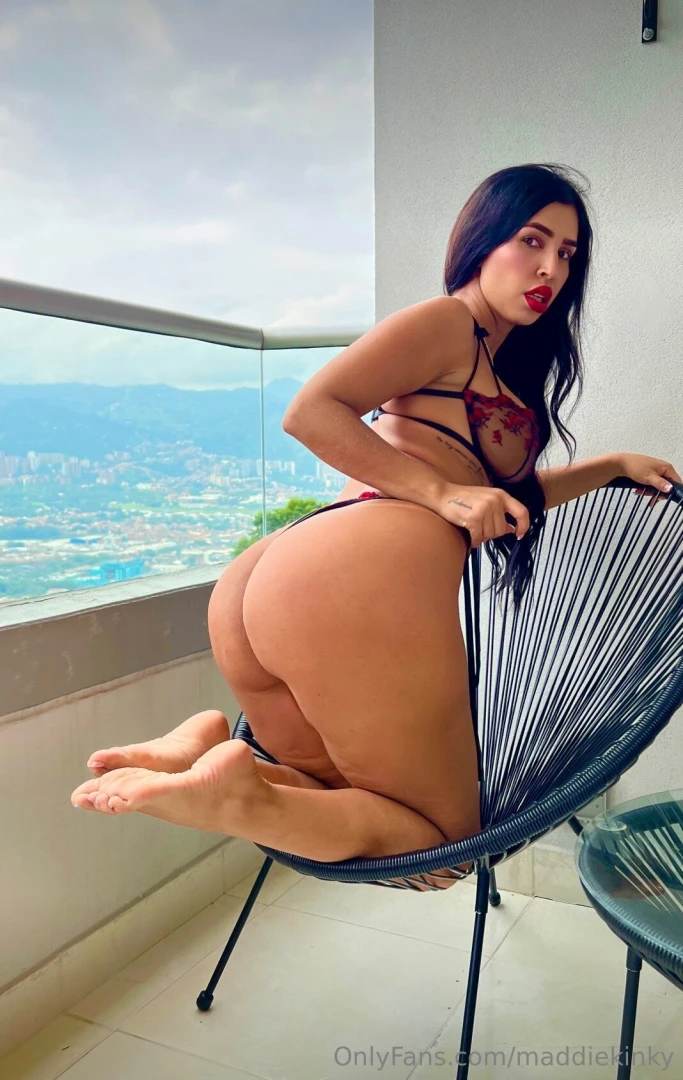 Do you want to see my wildest side playing with my ass 