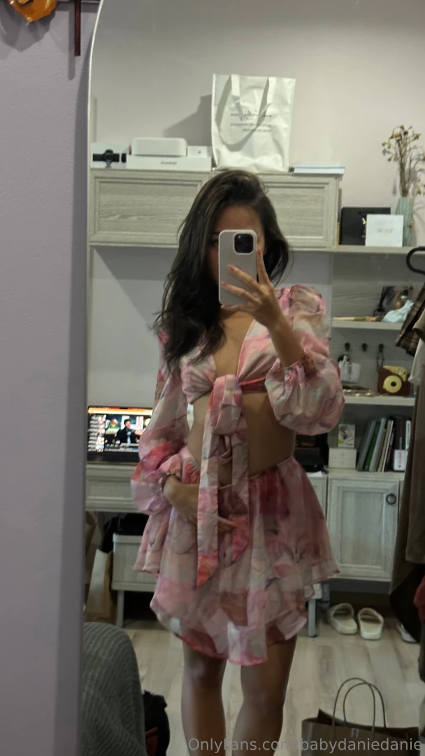 Hi do you like me wearing pink let me know in the comments 