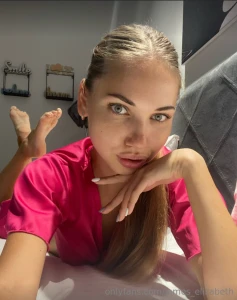 College cutie newbie softlyhannah wants to show how wet she is this part 3