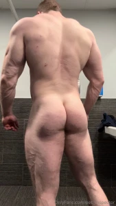 I m feeling preeettty good about the leg and ass size and shape too