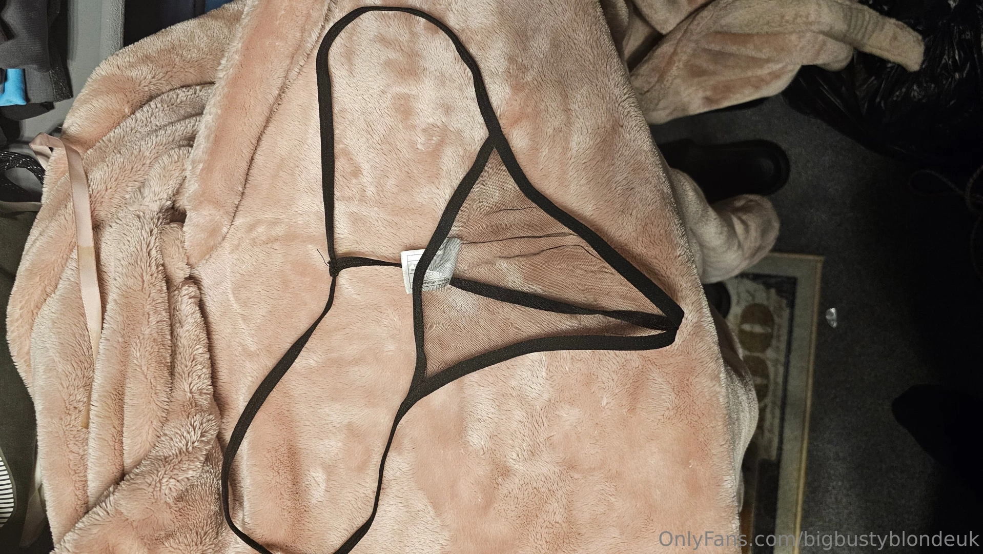 2 pairs of dirty smelly thongs i ve wore them each for 3 full days tip part 1 