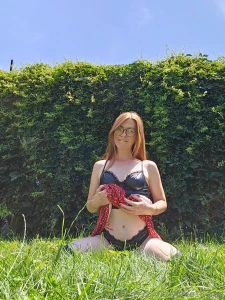 Hey neighbor i need a hand with something wet could you help me