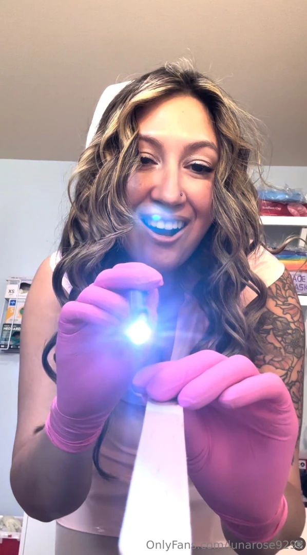 Check you dm for a 5 min sexy nurse luna giving you a foot job and part 2 
