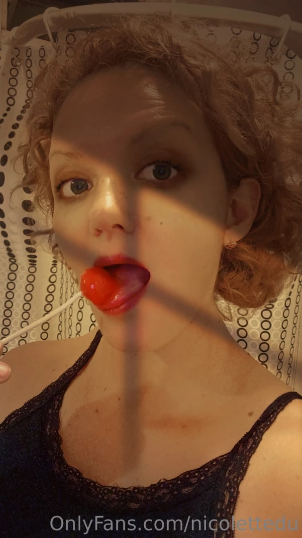 Love is in the air everywhere i look around 