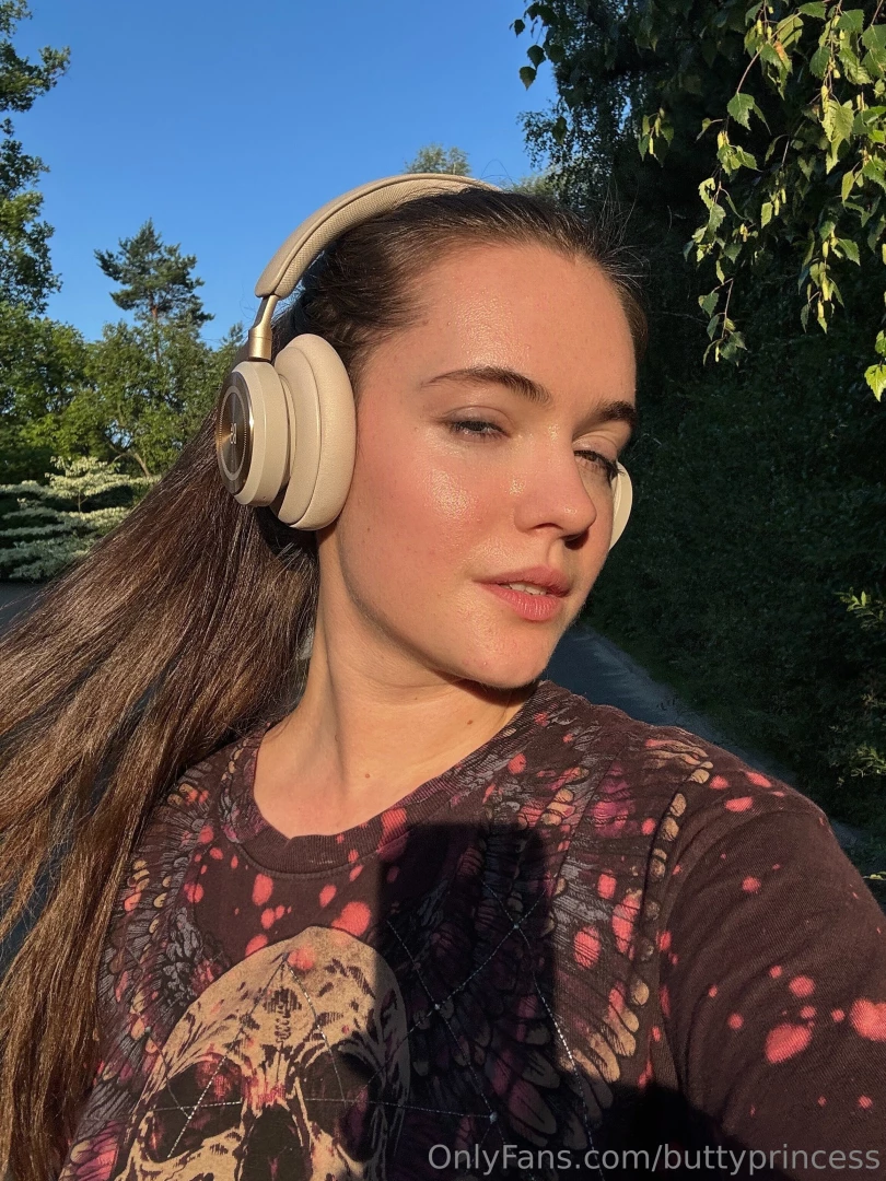 Starting my morning jog with some good vibes and great tunes what s 