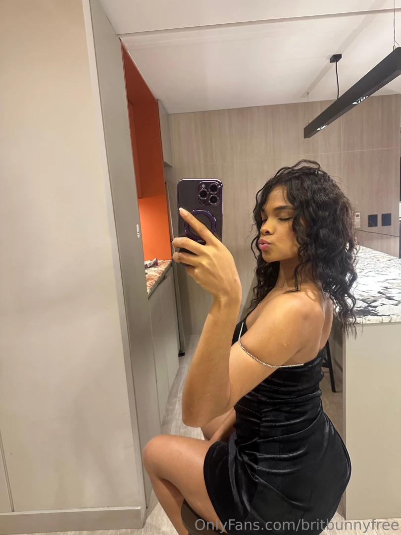 I take the rest off here britbunnyvip 