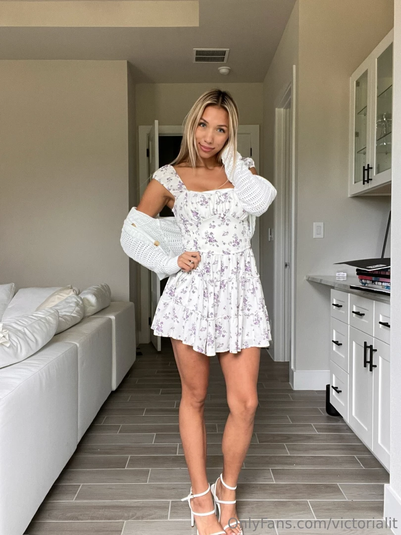 I m trying out some new clothes and they kinda hot i feel like taking 