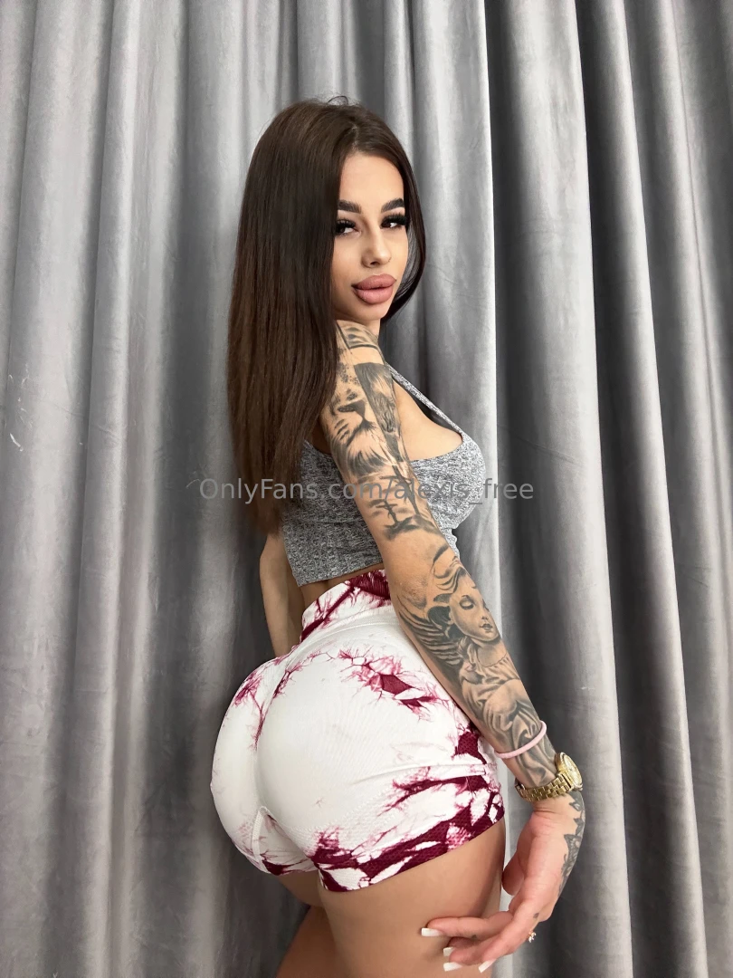 Subscribe baby https onlyfans com alexis mia 