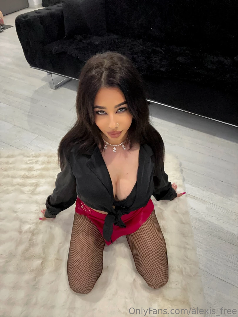 Urmeaz film nou aboneaz te i stai aproape alexis mia 