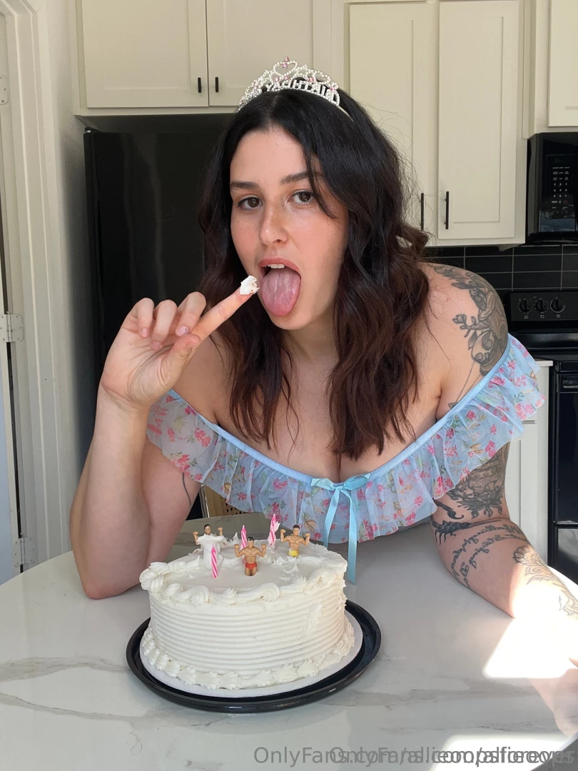 Which cake do you wanna taste more this or mine 