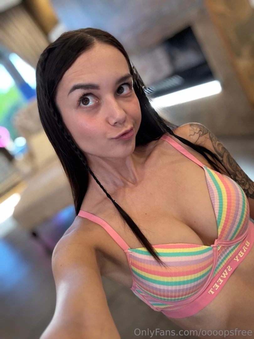 I m online on chaturbate nickname oooops__ 