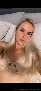 It s friday babes wanted to go out but my bed has other plans guess i