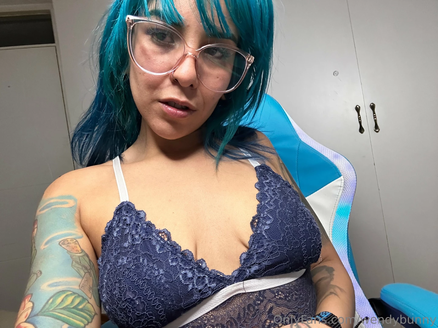 I feel so sexy with this lingerie 