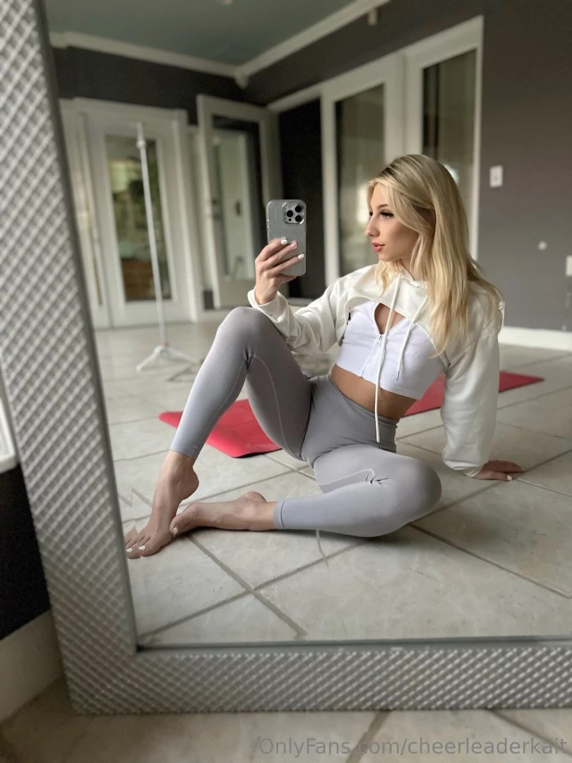 Wanna do some stretching with me or do you wanna help me stretch 