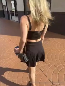 A lil sneak peak to what i was wearing