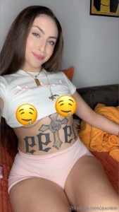 The laces on my shirt matches the color of my pussy