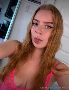 Aussiebabe19 loves anal and to get fucked raw by strangers her page is part 3