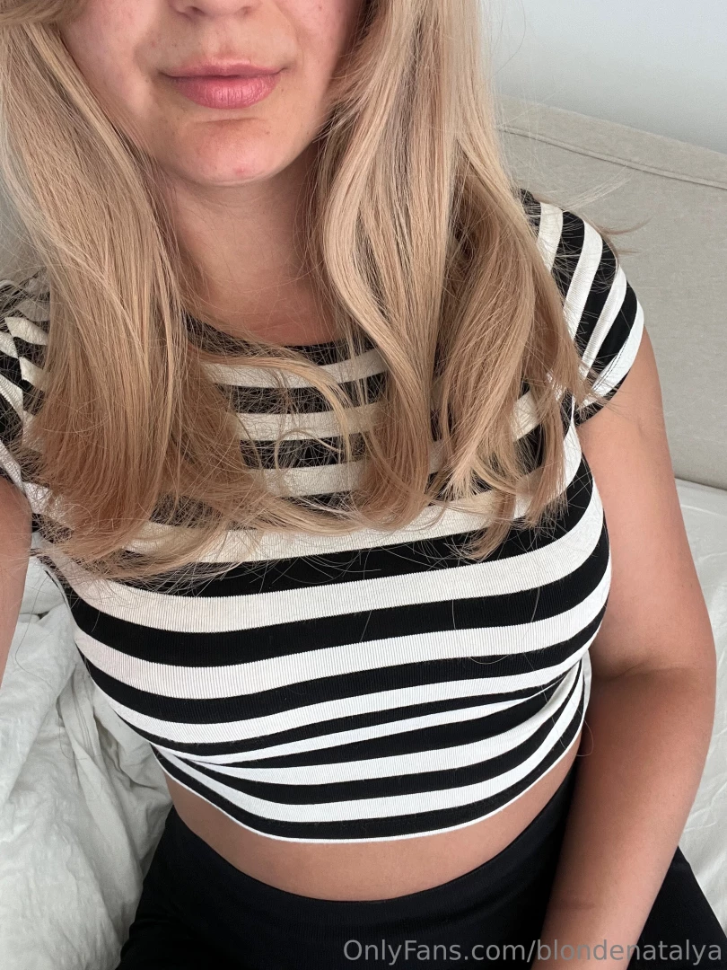 Love how my tshirt curves my boobs 