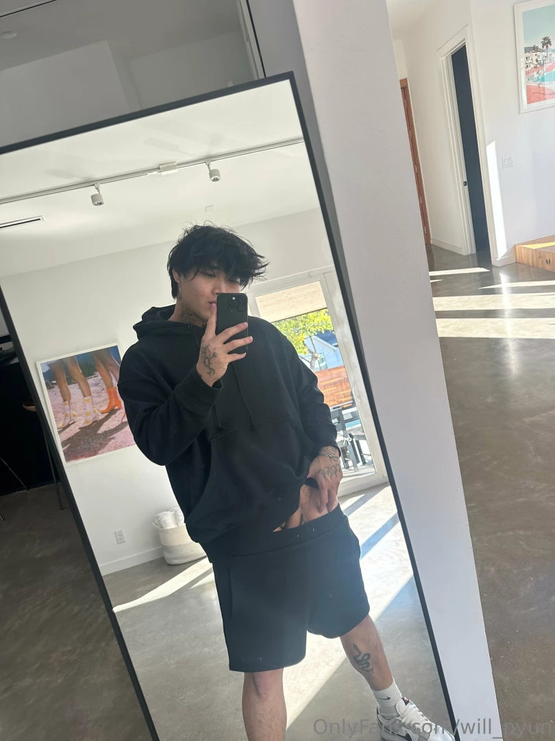 Outfit check before going for a run 