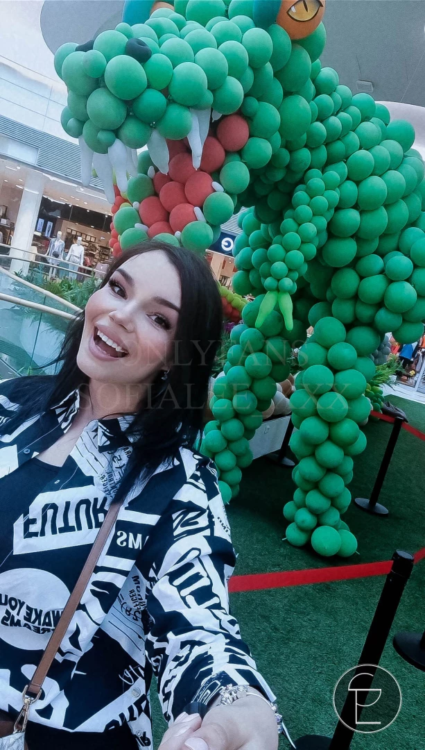 Today s dinosaur day i was shopping today and such a giant surprise part 1 