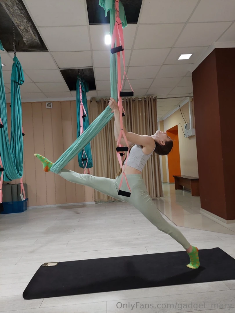 Suspended between the sky and my desires part 1 