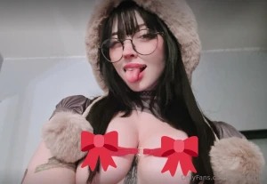 Anyone need some christmas cheer in their dms tonight lt 3 yes the