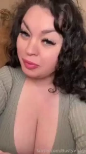 Busty girl problems busty bbw bigboobs curvy mommy milf