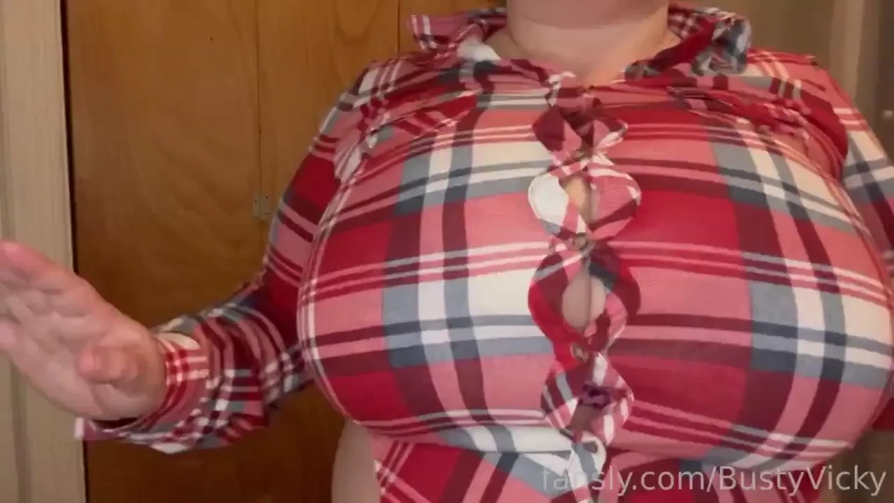Oops hugeboobs busty mommy bbw curvy fyp 