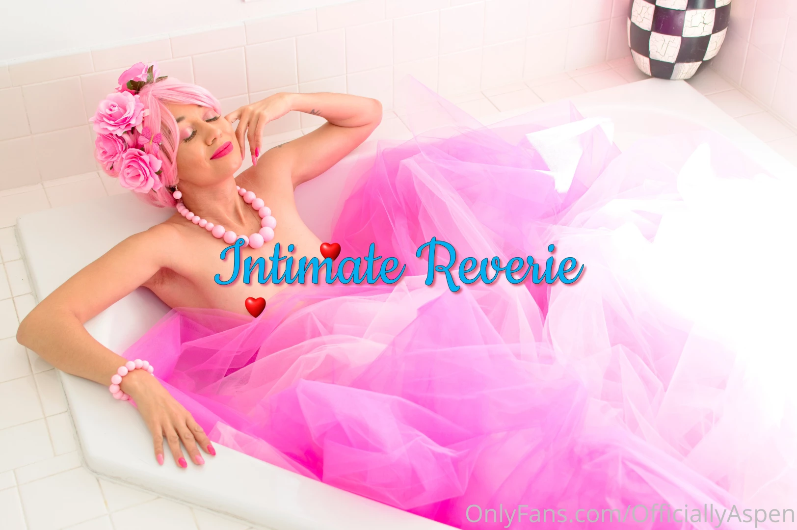 Enjoying the promo image wanna see more to unlock the full photoset 