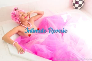 Enjoying the promo image wanna see more to unlock the full photoset