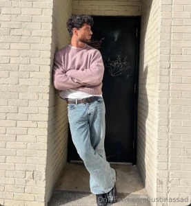 Looking for you in my dms be like