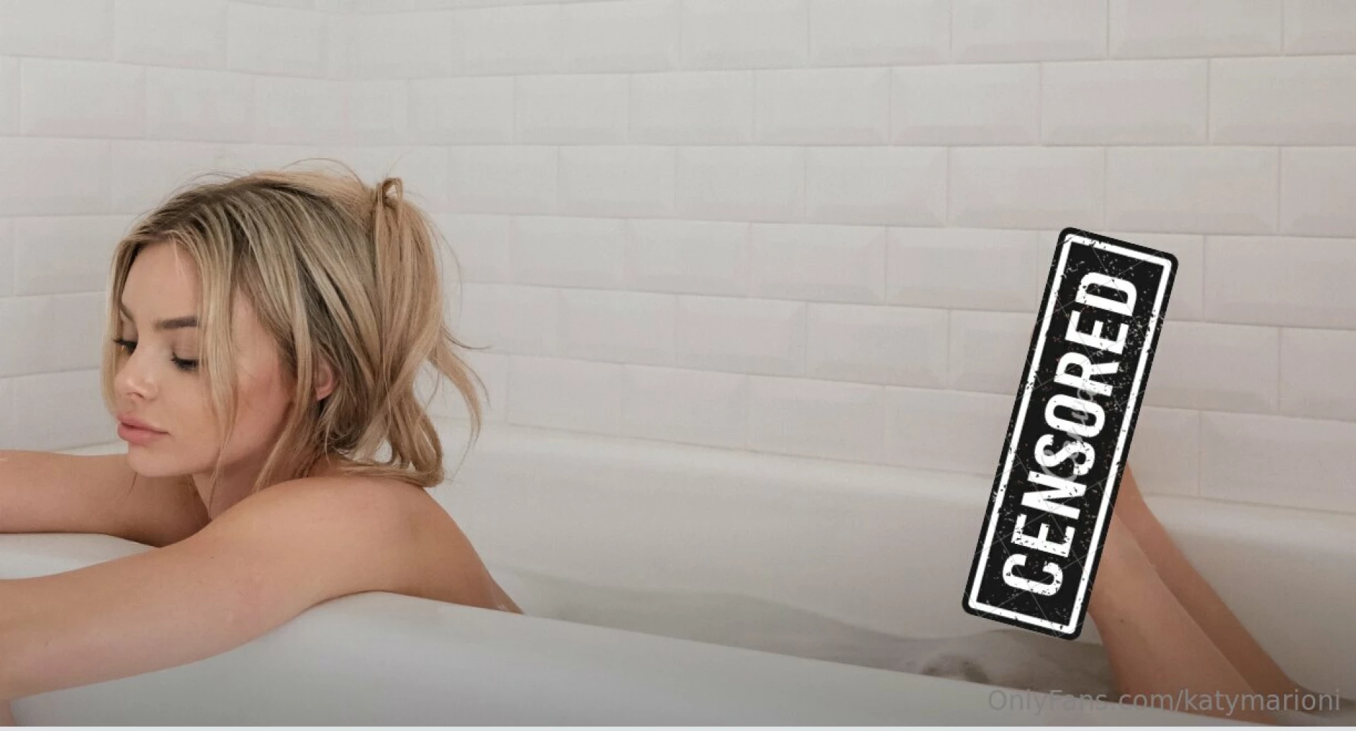 Need to know asap who s into feet 